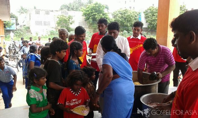 Gospel for Asia-supported Compassion Services teams were able to provide disaster relief to more than 2,000 flood victims. 