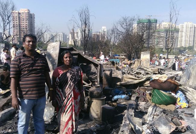 Slum Fire Victims Receive Materials to Rebuild
