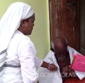 Sisters of Compassion helps man with leprosy.